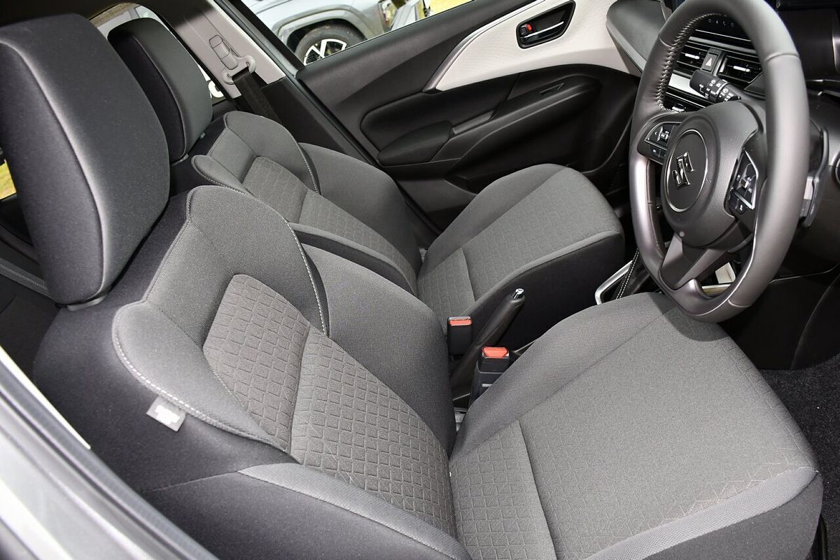 2025 Suzuki Swift Hybrid GLX UZ