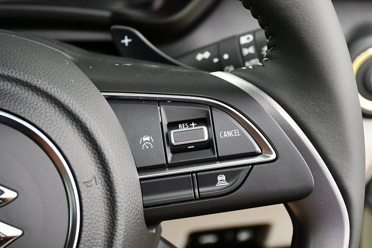 2025 Suzuki Swift Hybrid GLX UZ