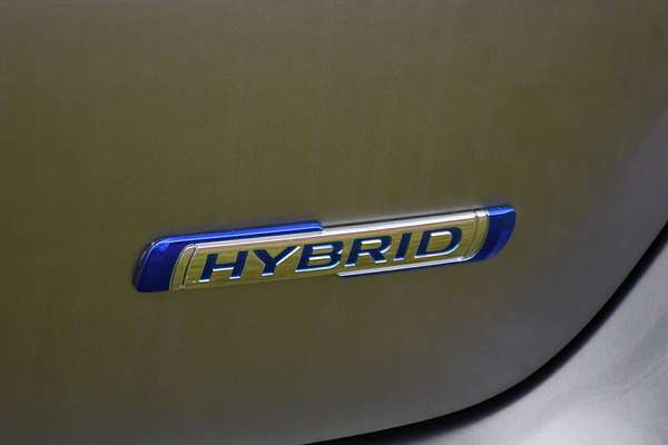 2025 Suzuki Swift Hybrid GLX UZ