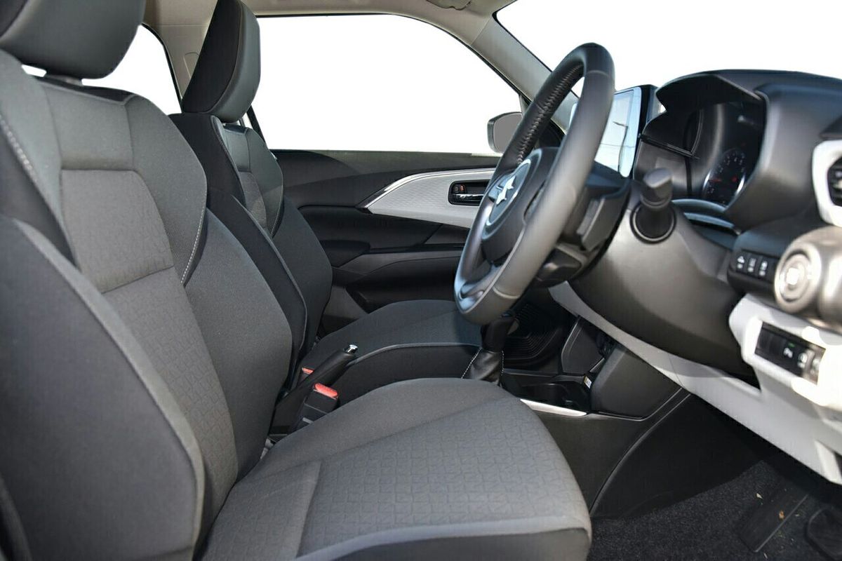 2025 Suzuki Swift Hybrid GLX UZ