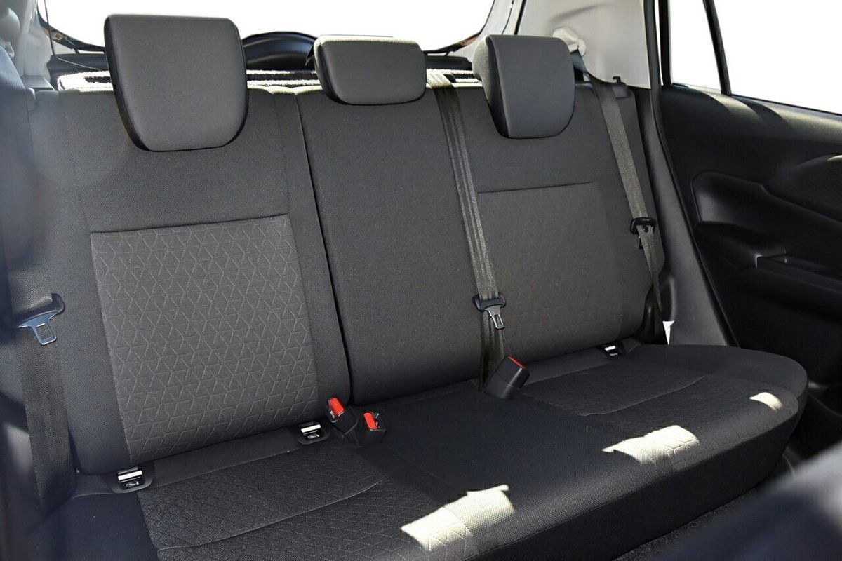 2025 Suzuki Swift Hybrid GLX UZ