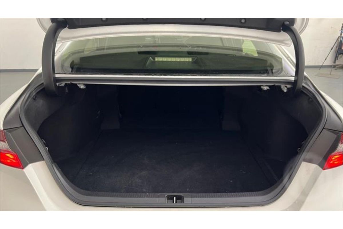 2022 Toyota Camry Ascent Sport AXVH70R