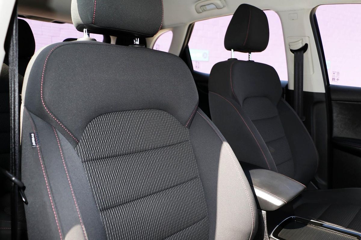 2021 MG HS Core SAS23