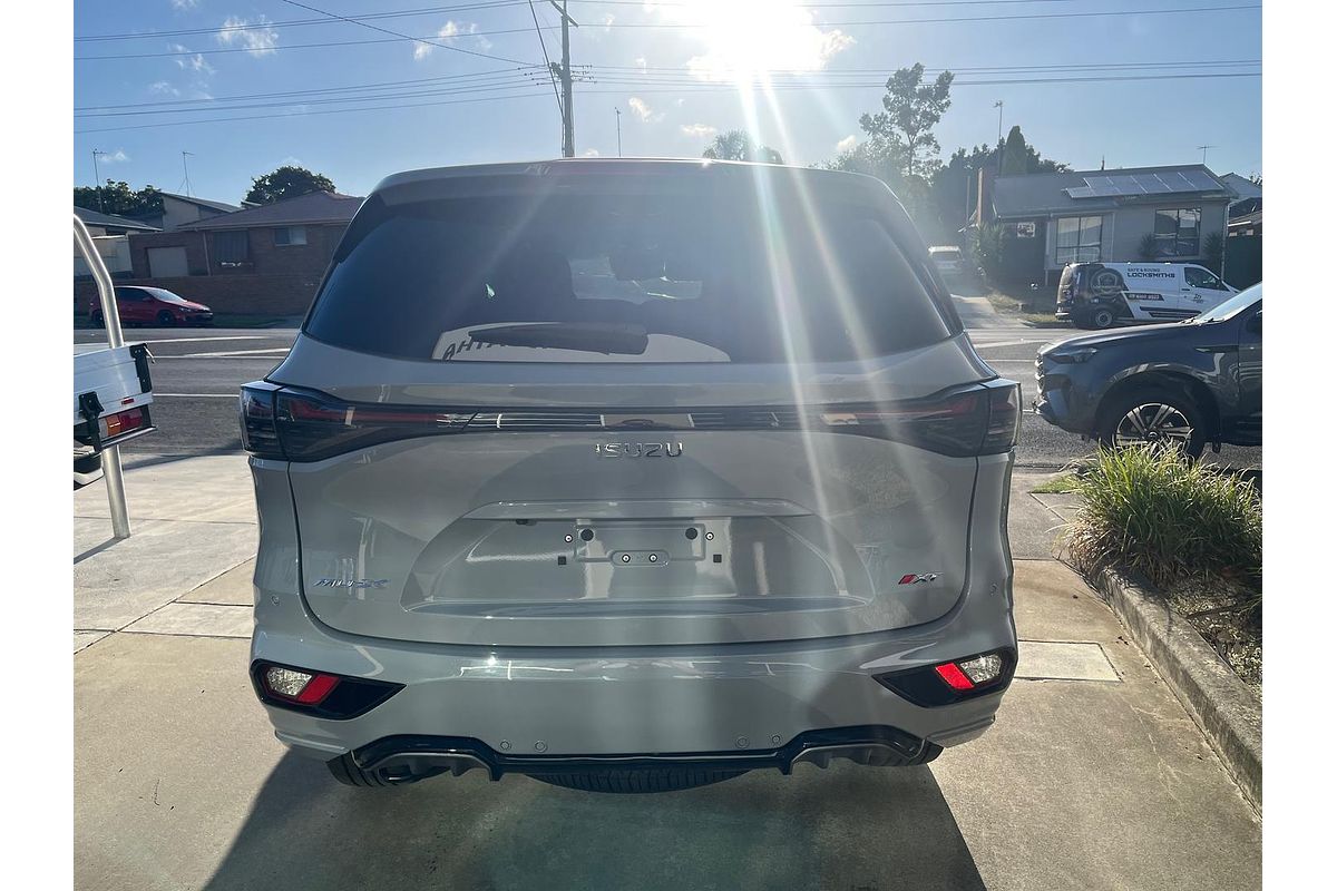 2025 Isuzu MU-X X-TERRAIN