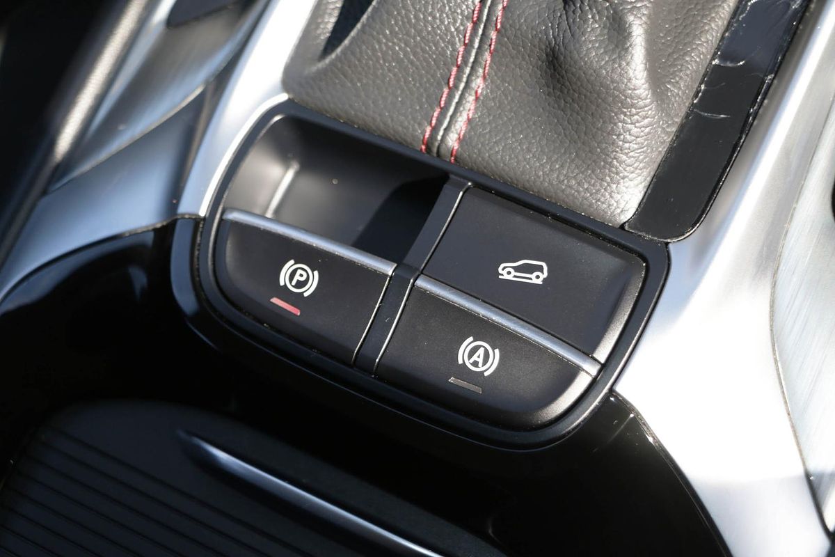 2021 MG HS Core SAS23