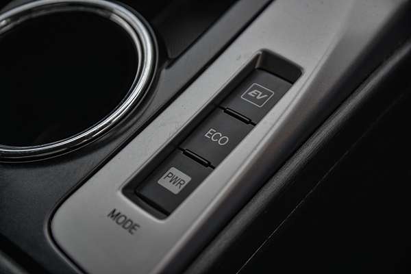 2019 Toyota Prius V ZVW40R