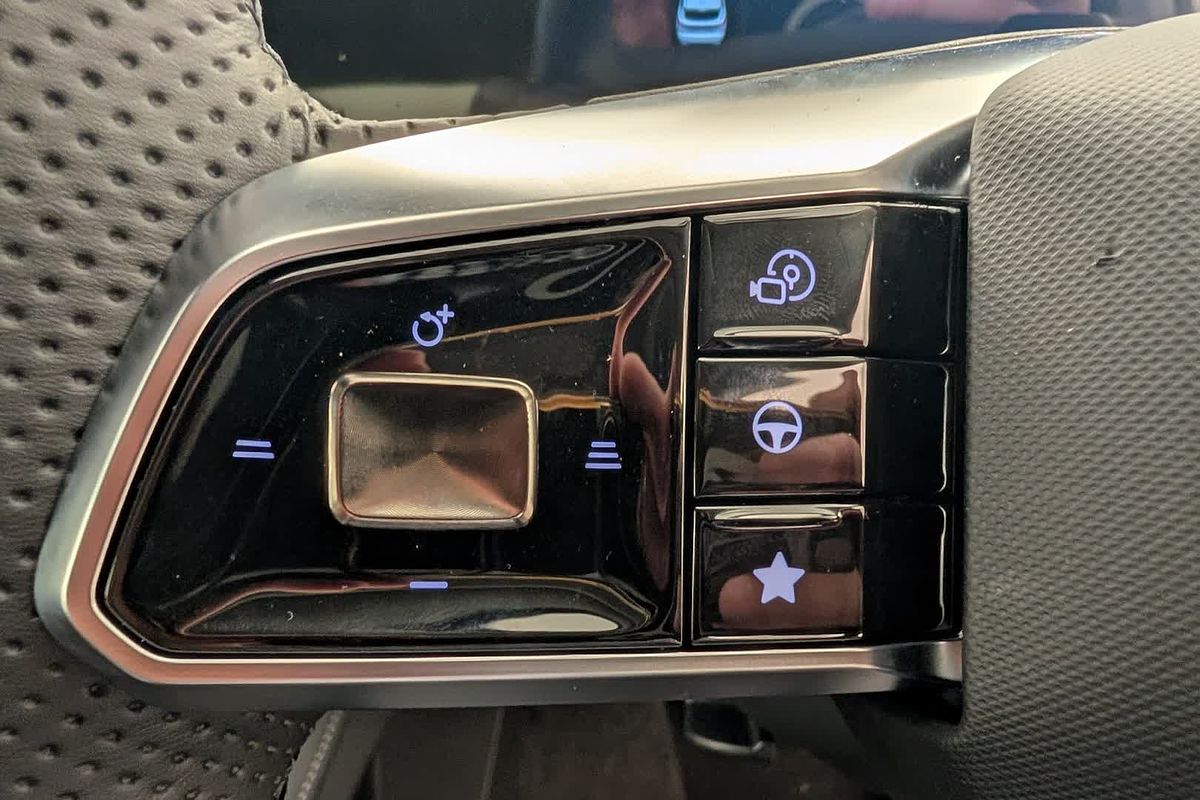 2025 MG QS Essence IS31