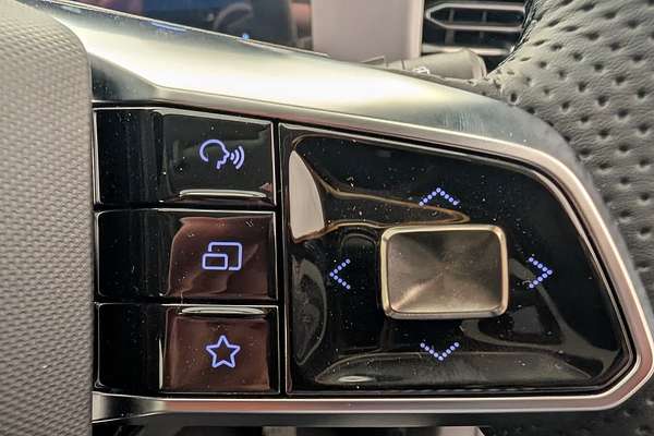 2025 MG QS Essence IS31