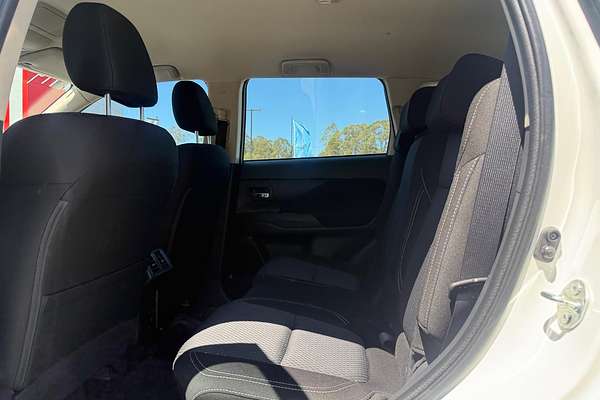 2021 Mitsubishi Outlander ES ZL