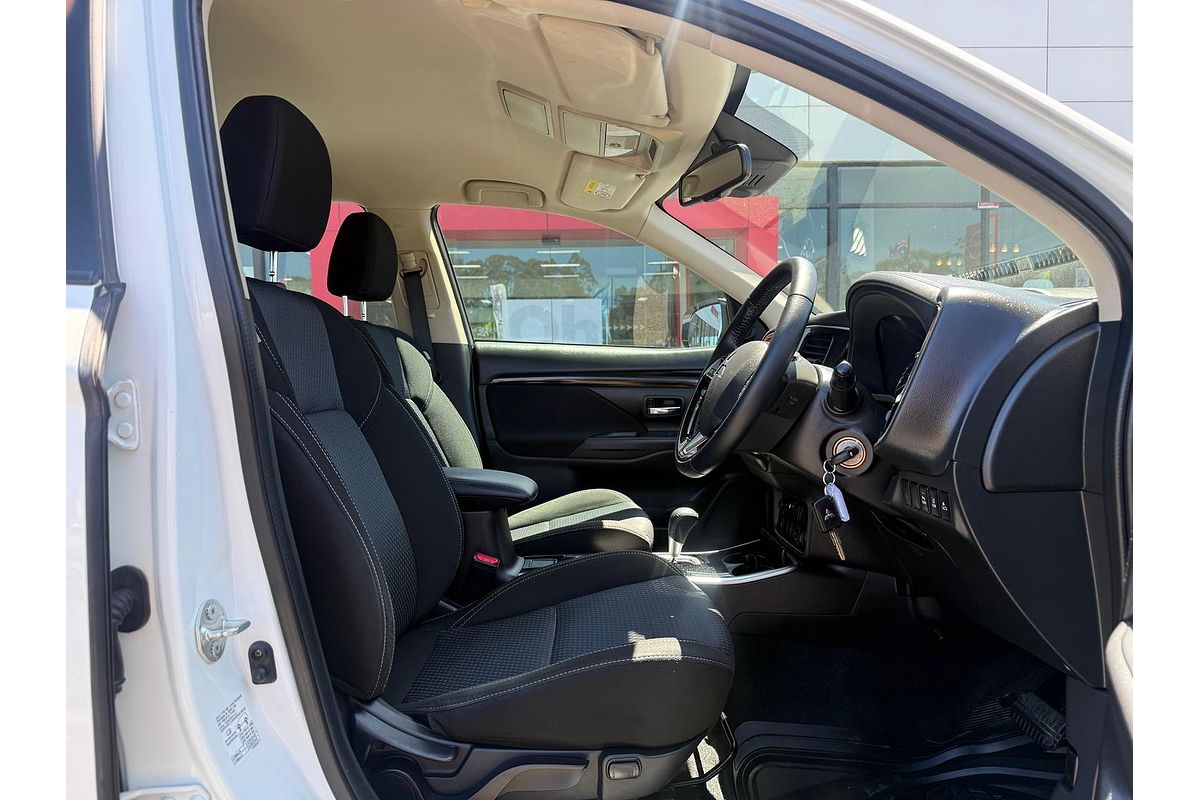 2021 Mitsubishi Outlander ES ZL