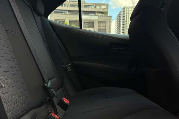 2022 Toyota Corolla Ascent Sport Hybrid ZWE211R