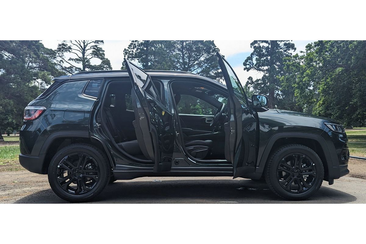 2023 Jeep Compass Night Eagle M6