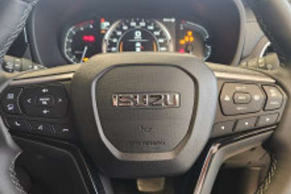 2025 Isuzu MU-X LS-T