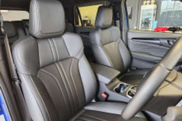2025 Isuzu MU-X LS-T