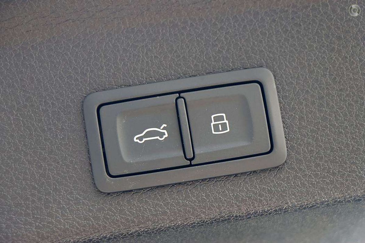 2025 Audi Q3 35 TFSI S line edition F3