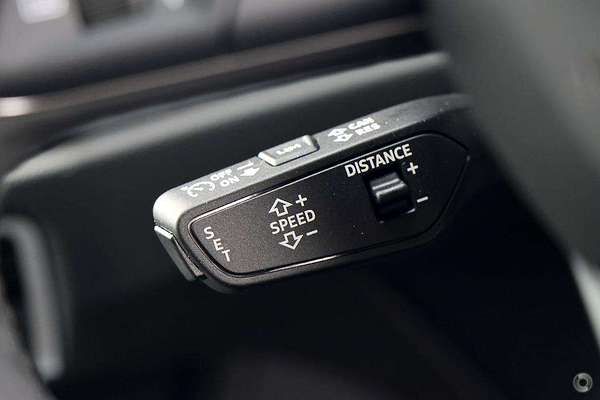 2025 Audi Q3 35 TFSI S line edition F3