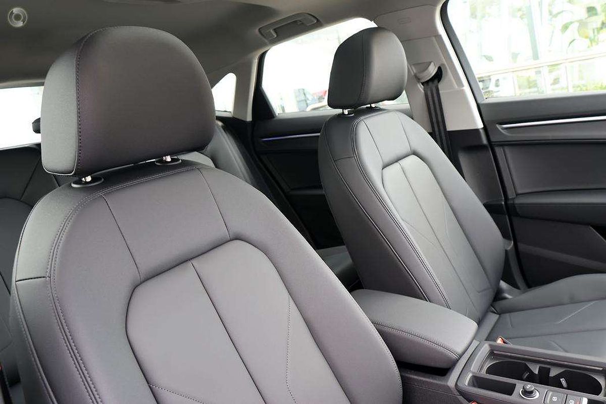 2025 Audi Q3 35 TFSI S line edition F3