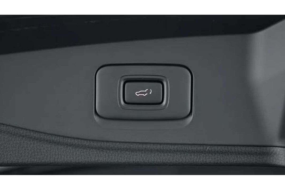 2025 Isuzu MU-X LS-T