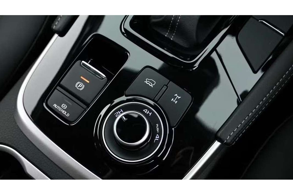 2025 Isuzu MU-X LS-T