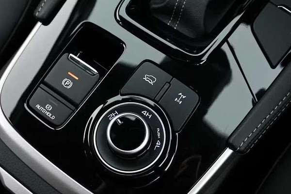 2025 Isuzu MU-X LS-T