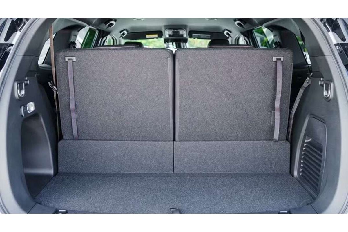 2025 Isuzu MU-X X-TERRAIN