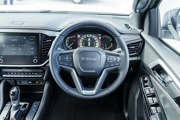 2025 Isuzu MU-X X-TERRAIN