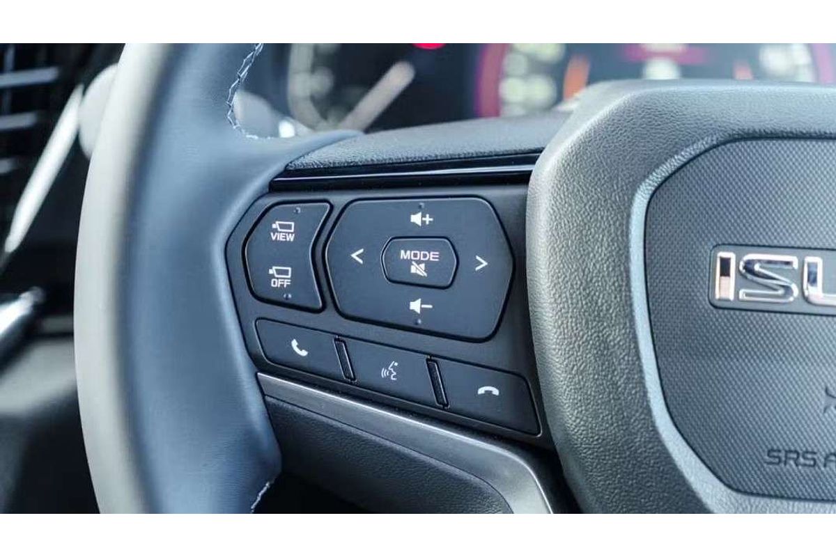 2025 Isuzu MU-X X-TERRAIN