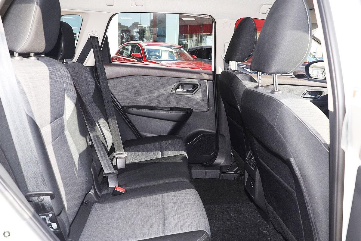 2024 Nissan X-TRAIL ST T33