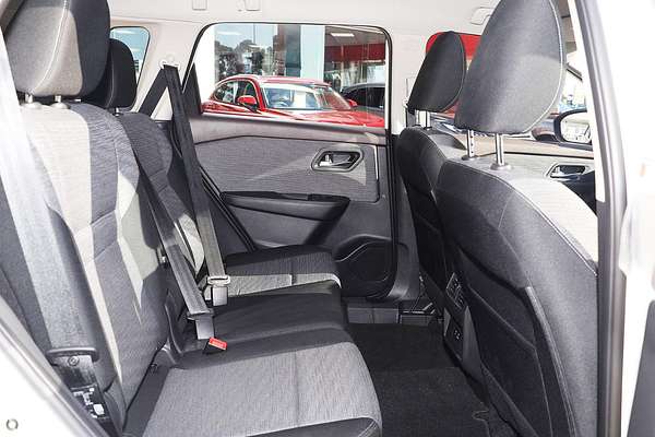 2024 Nissan X-TRAIL ST T33