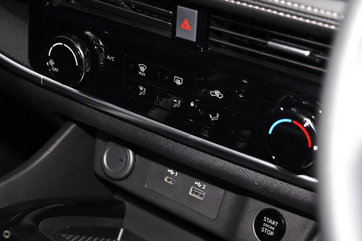 2024 Nissan X-TRAIL ST T33