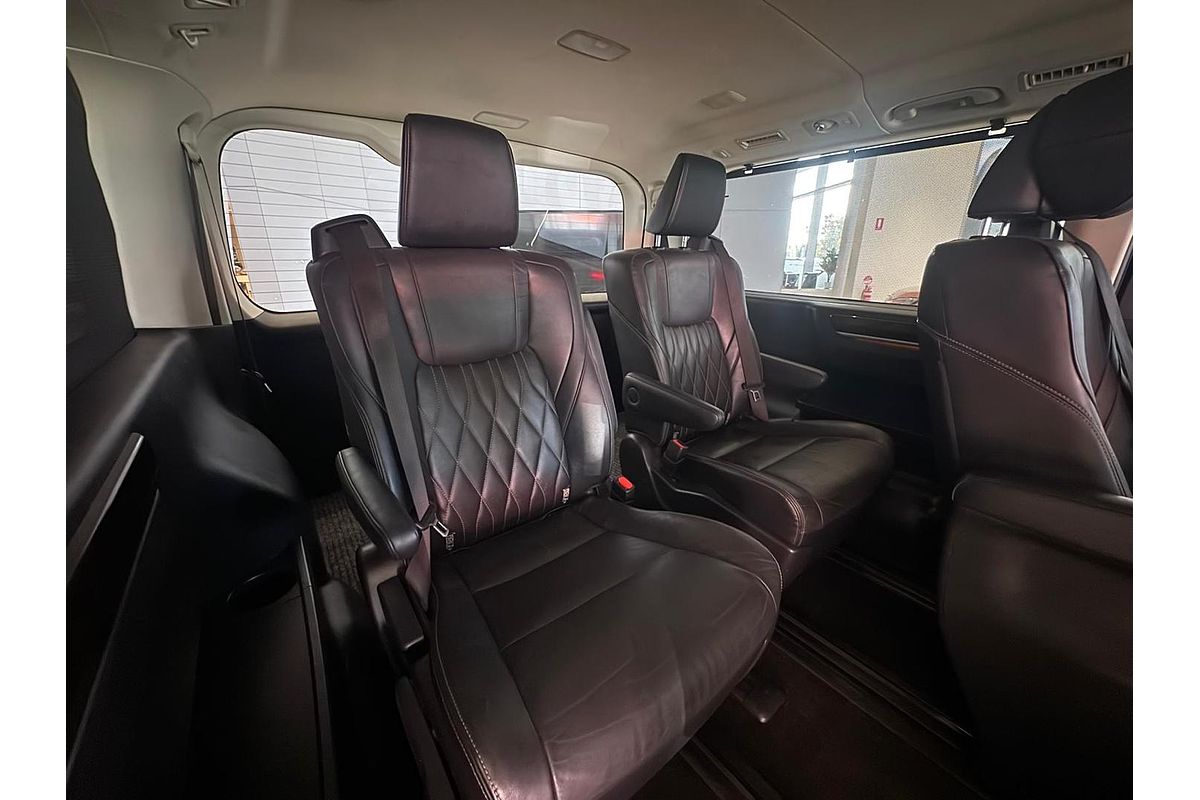 2019 Toyota Granvia VX GDH303R