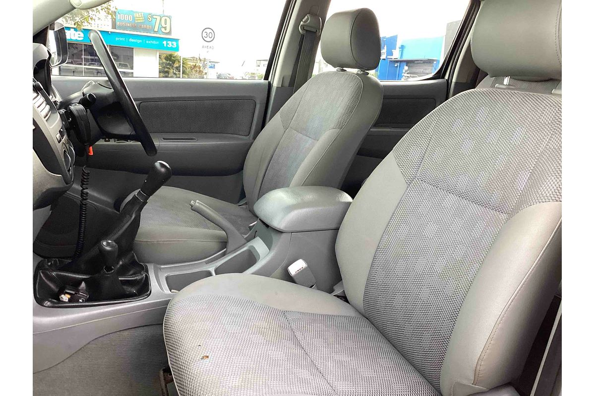 2005 Toyota Hilux SR GGN25R 4X4