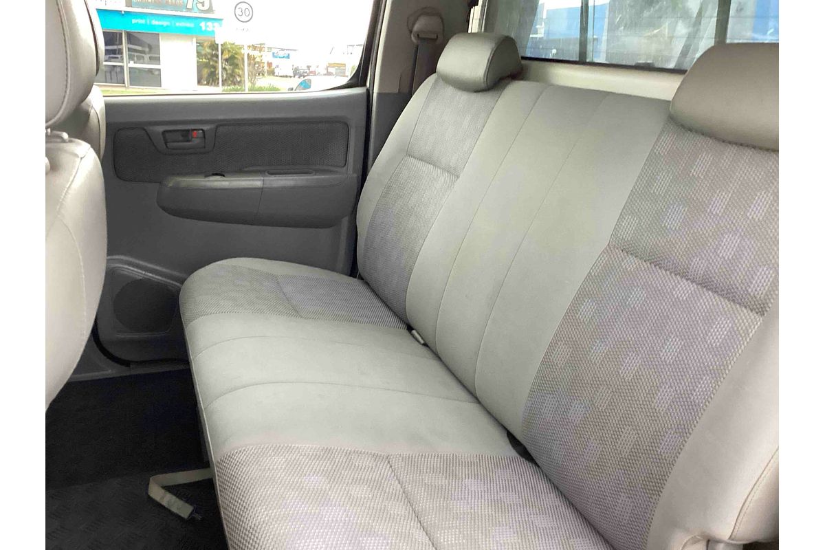 2005 Toyota Hilux SR GGN25R 4X4