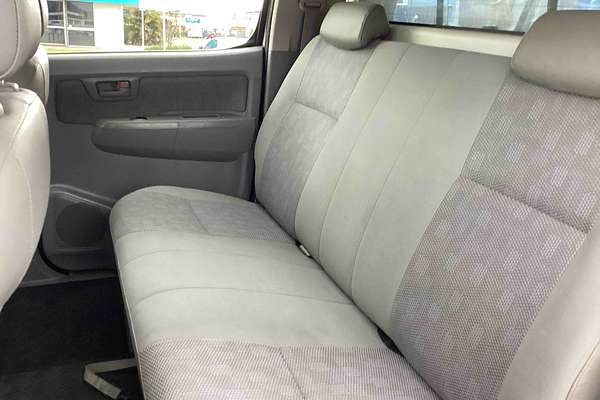 2005 Toyota Hilux SR GGN25R 4X4