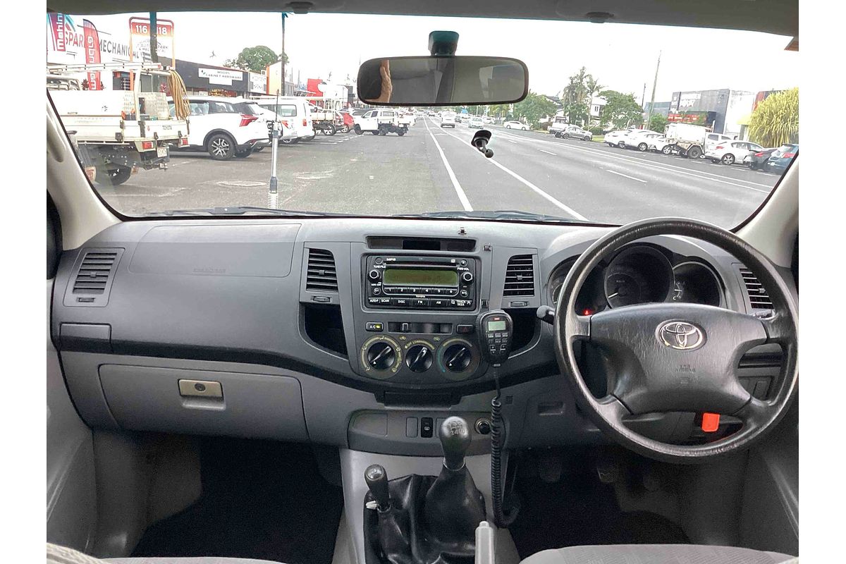 2005 Toyota Hilux SR GGN25R 4X4