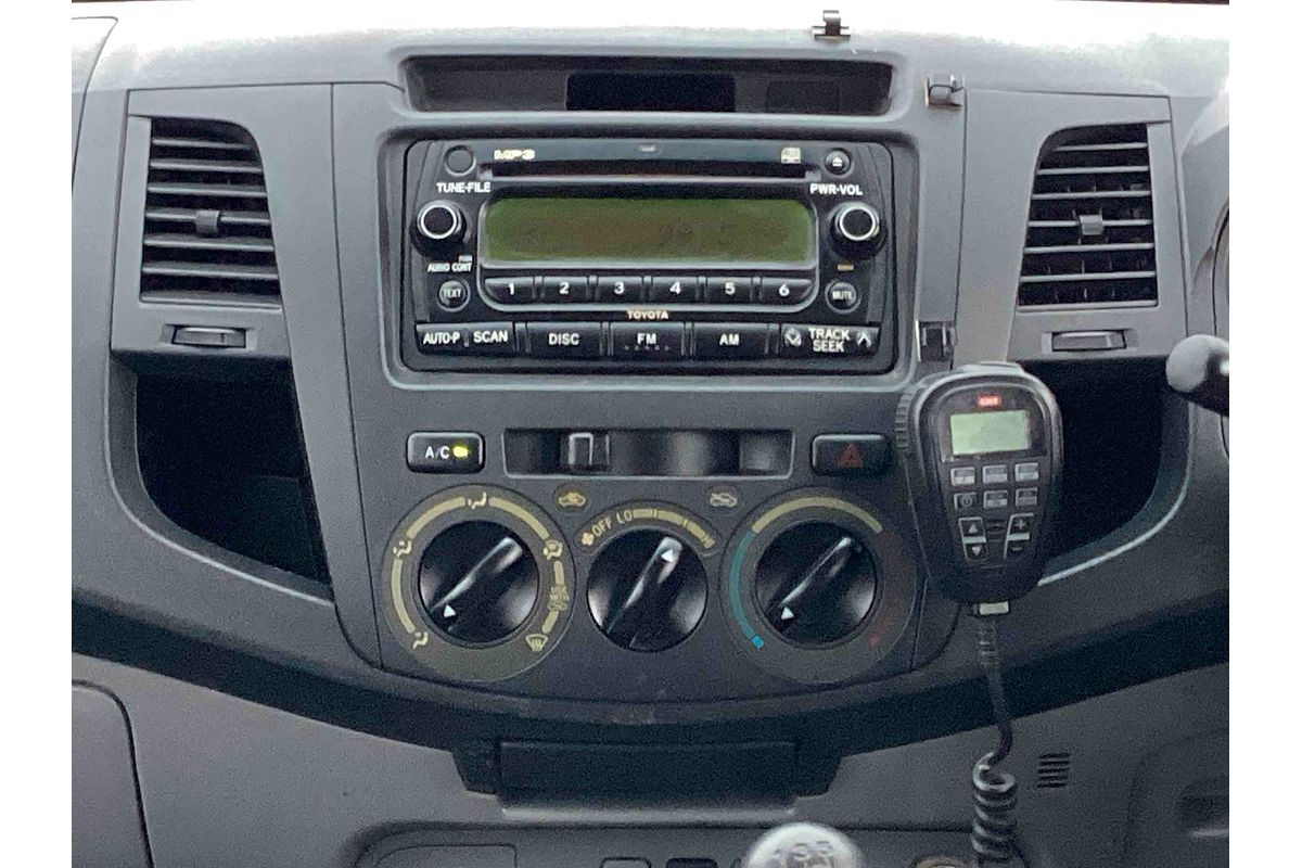 2005 Toyota Hilux SR GGN25R 4X4