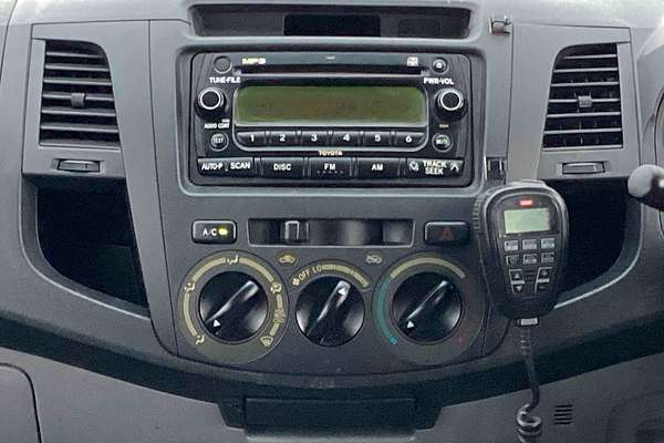 2005 Toyota Hilux SR GGN25R 4X4