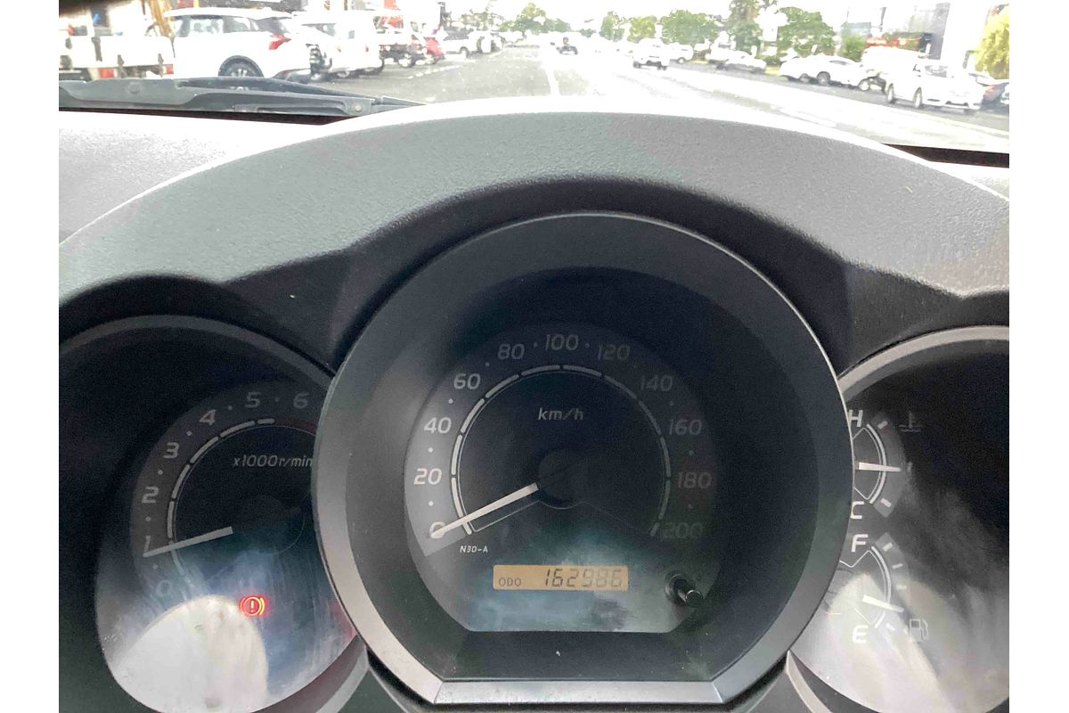 2005 Toyota Hilux SR GGN25R 4X4