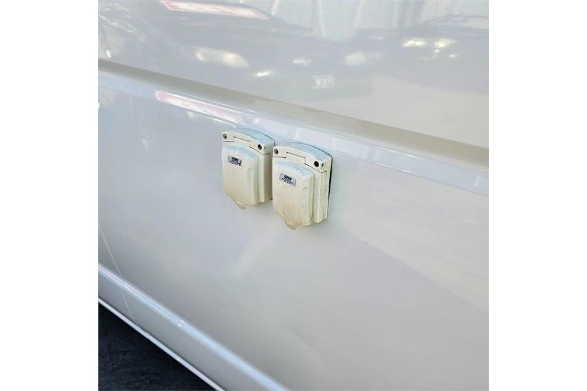 2012 Toyota Hiace TRH201R LWB