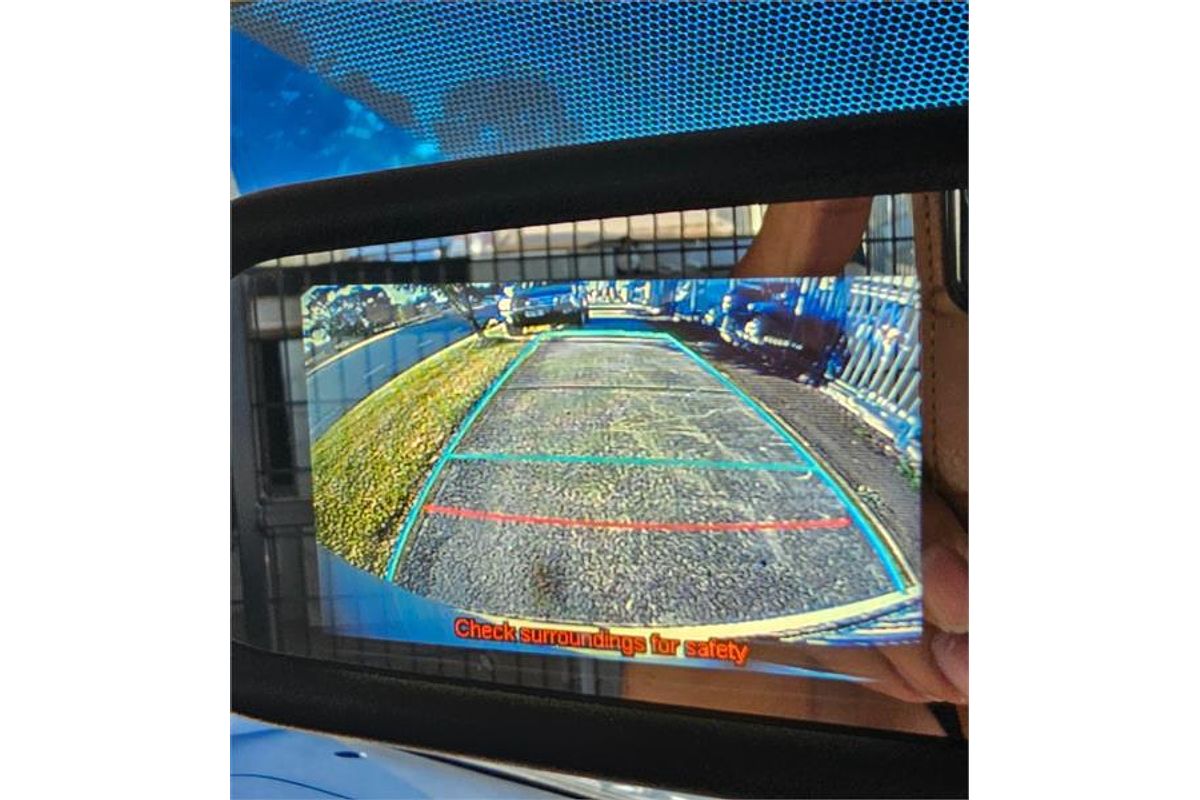 2012 Toyota Hiace TRH201R LWB