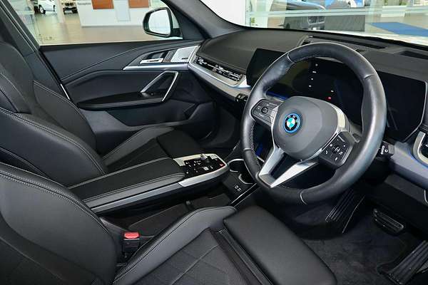 2025 BMW iX1 eDrive20 xLine U11