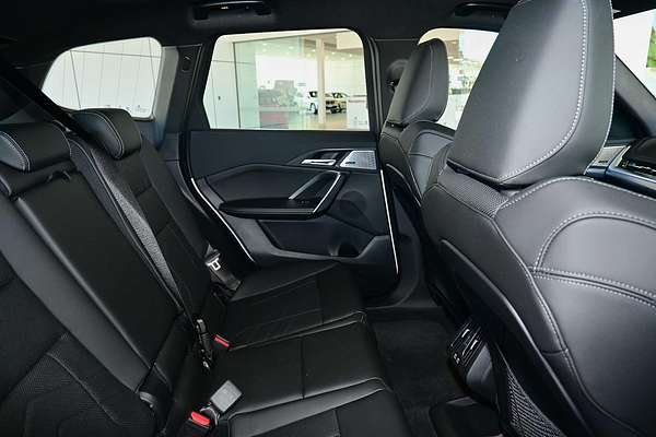 2025 BMW iX1 eDrive20 xLine U11