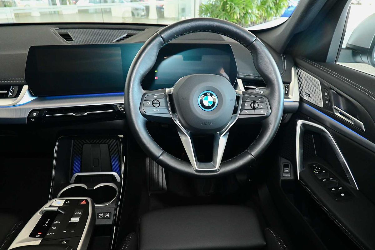 2025 BMW iX1 eDrive20 xLine U11