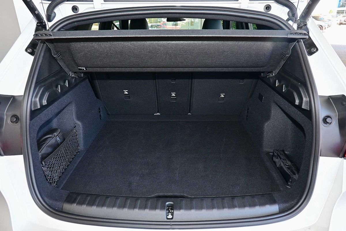 2025 BMW iX1 eDrive20 xLine U11