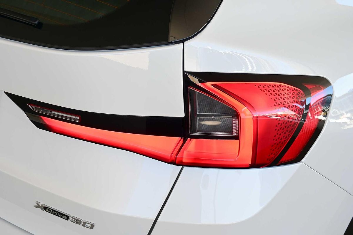 2025 BMW iX1 eDrive20 xLine U11