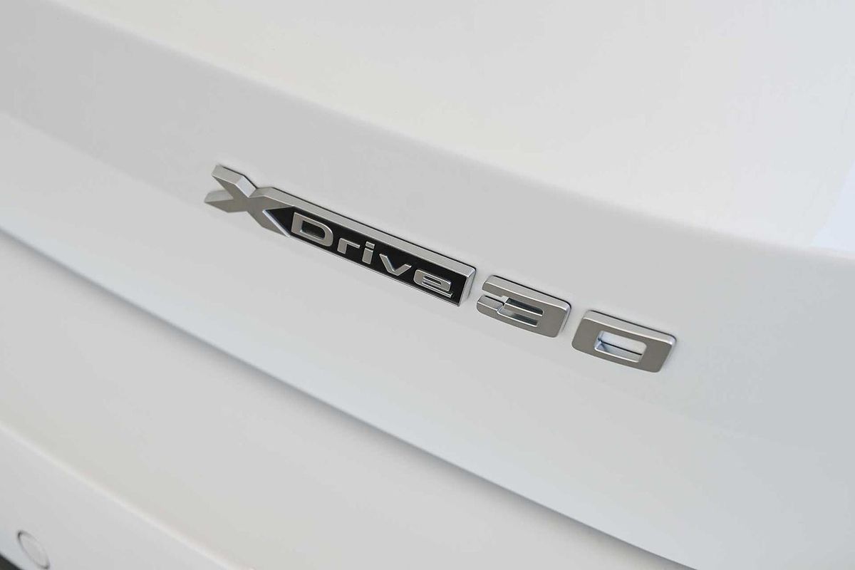 2025 BMW iX1 eDrive20 xLine U11