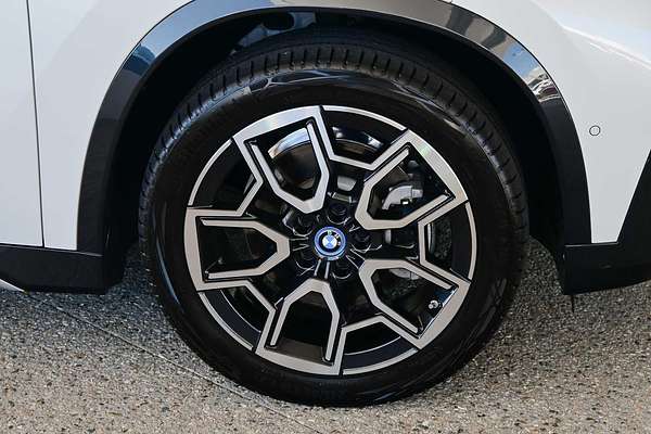 2025 BMW iX1 eDrive20 xLine U11