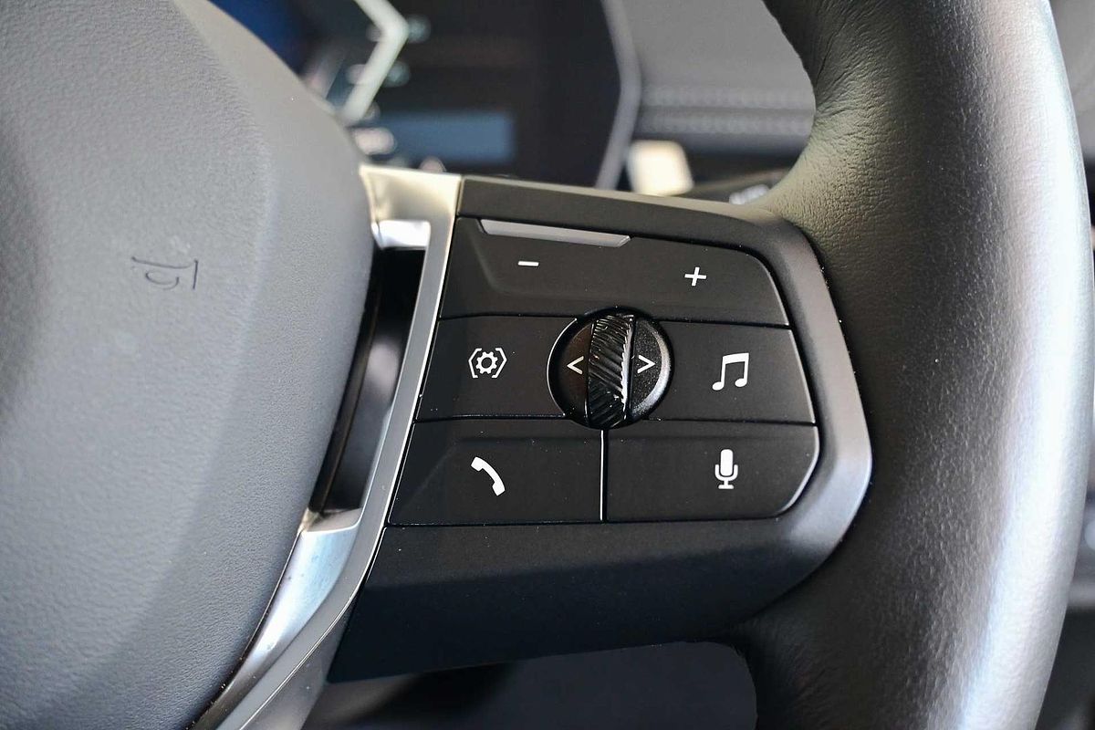 2025 BMW iX1 eDrive20 xLine U11