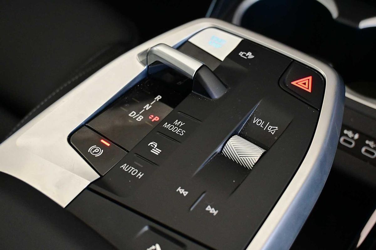 2025 BMW iX1 eDrive20 xLine U11