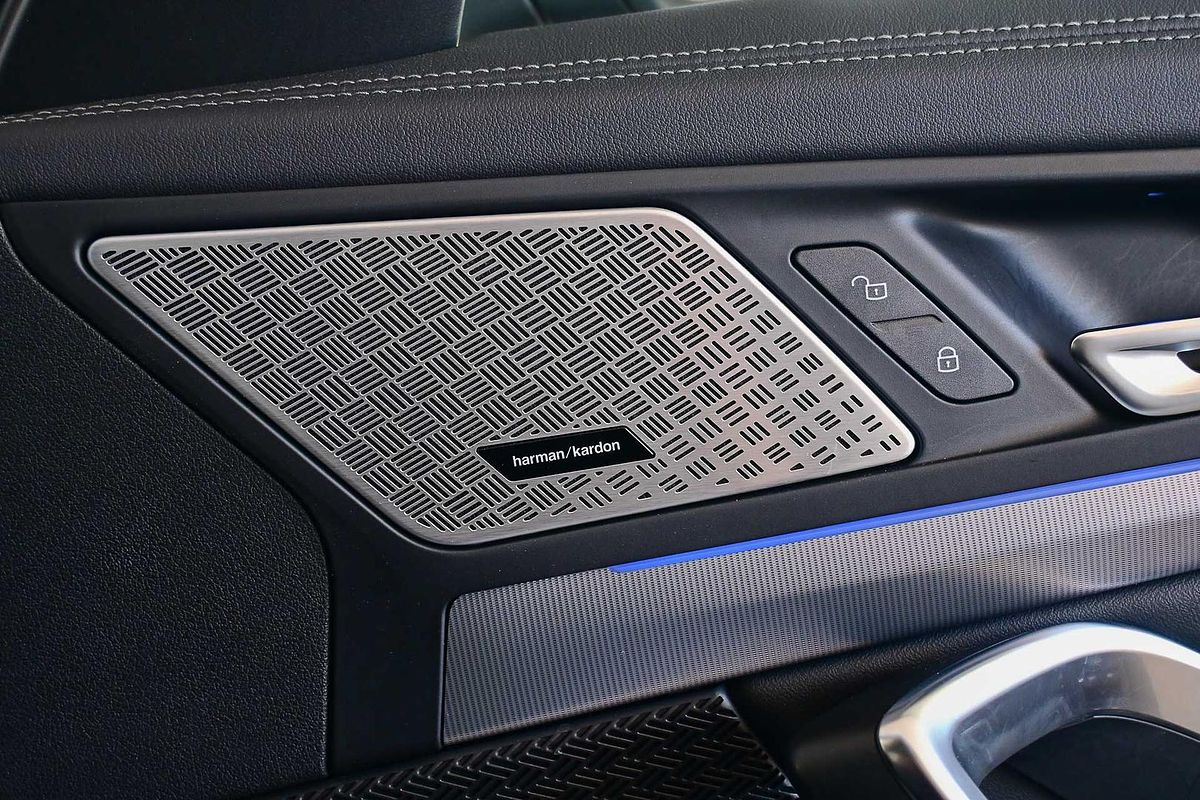 2025 BMW iX1 eDrive20 xLine U11